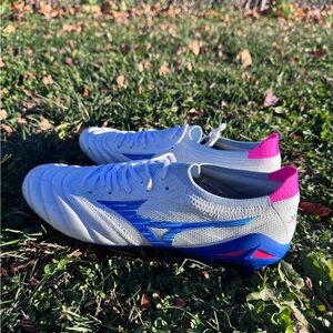 Mizuno White and Blue Cleats with Pink Highlights